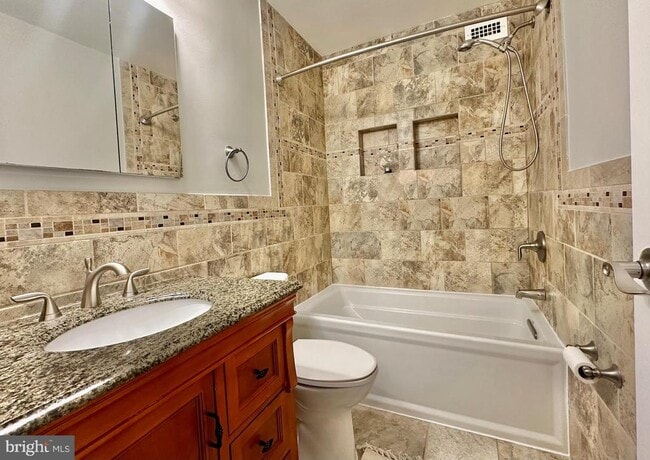 Building Photo - 4977 Battery Ln