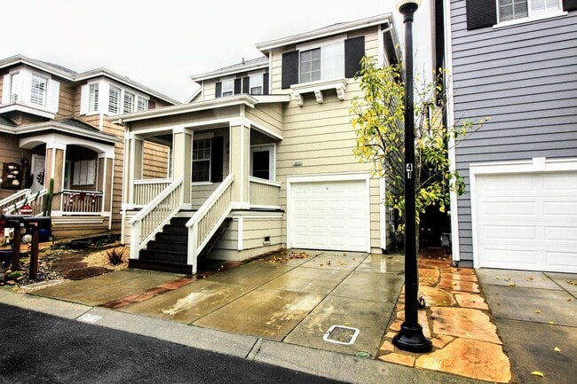 Primary Photo - 2 Bedroom 2.5 Bath Home in Petaluma
