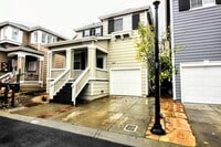 Building Photo - 2 Bedroom 2.5 Bath Home in Petaluma