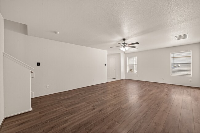 Building Photo - 1123 Desert Springs Ln