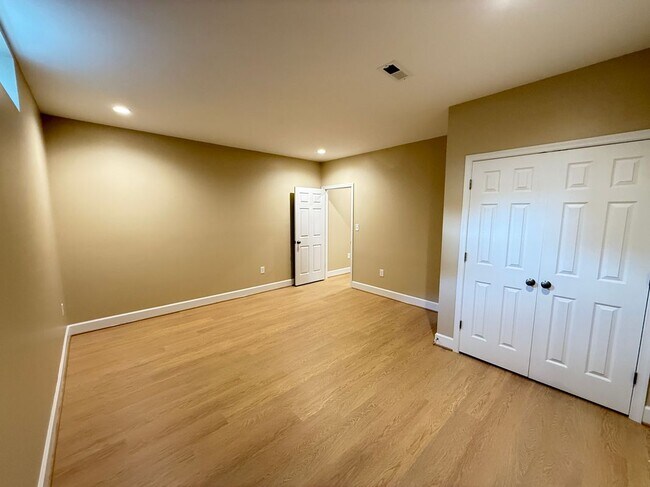 Building Photo - 9316 Stoney Run Pl