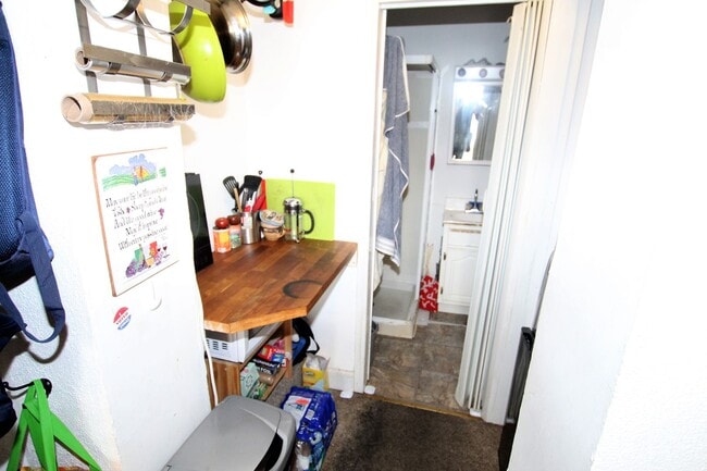 Building Photo - Private bedroom Building is located in a great area in fishtown
