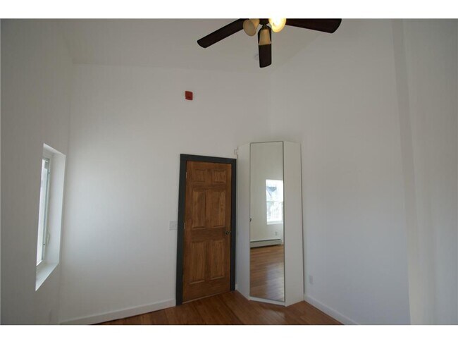 Building Photo - 25 E 26th St