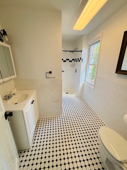 Building Photo - 420 Littleworth Ln