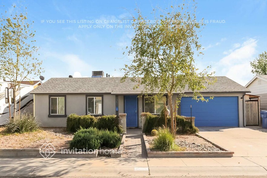 Building Photo - 3635 E Emile Zola Ave