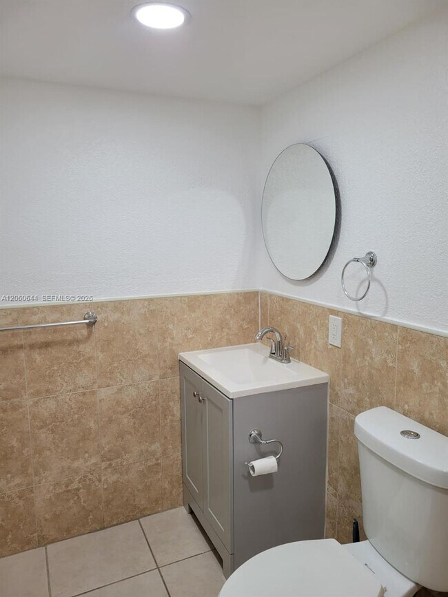 Building Photo - 3901 SW 112th Ave