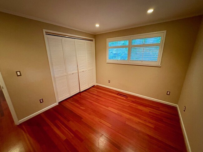 Building Photo - Magnolia Home