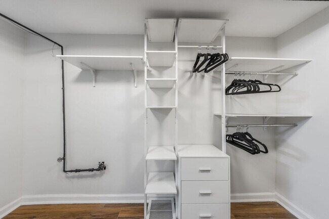 Building Photo - 4945 N Euclid Ave