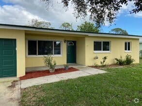 Building Photo - 620 Jacaranda St