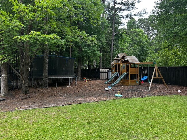 Building Photo - 105 Bear Creek Ct