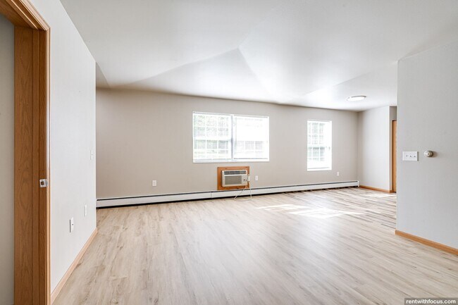 Interior Photo - Lincoln Ridge