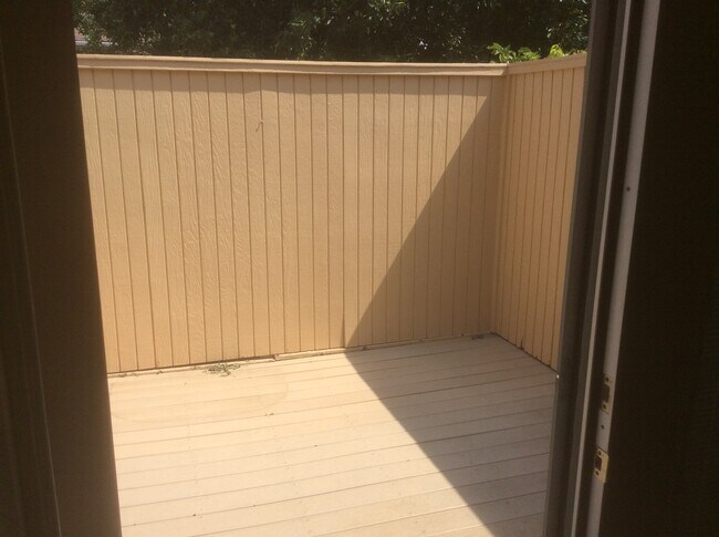 Building Photo - 3850 Woodglenn Pl