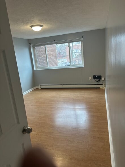 Building Photo - 31 Jones Ter