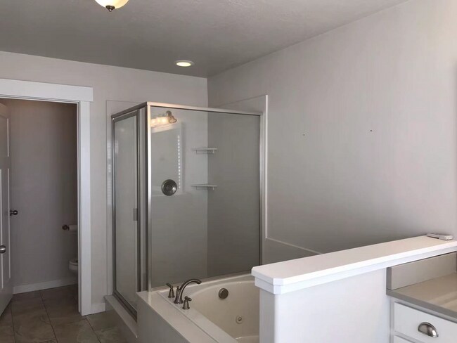 Building Photo - 7834 N Red River Dr