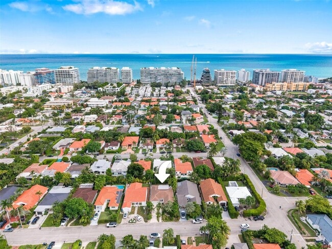 Building Photo - 9025 Dickens Ave