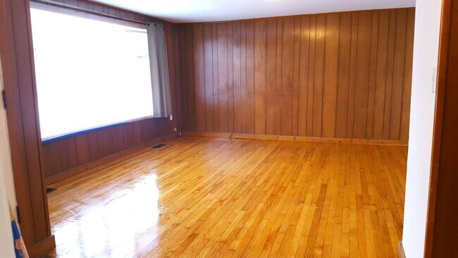 Primary Photo - 5822 Ethan Allen Hwy