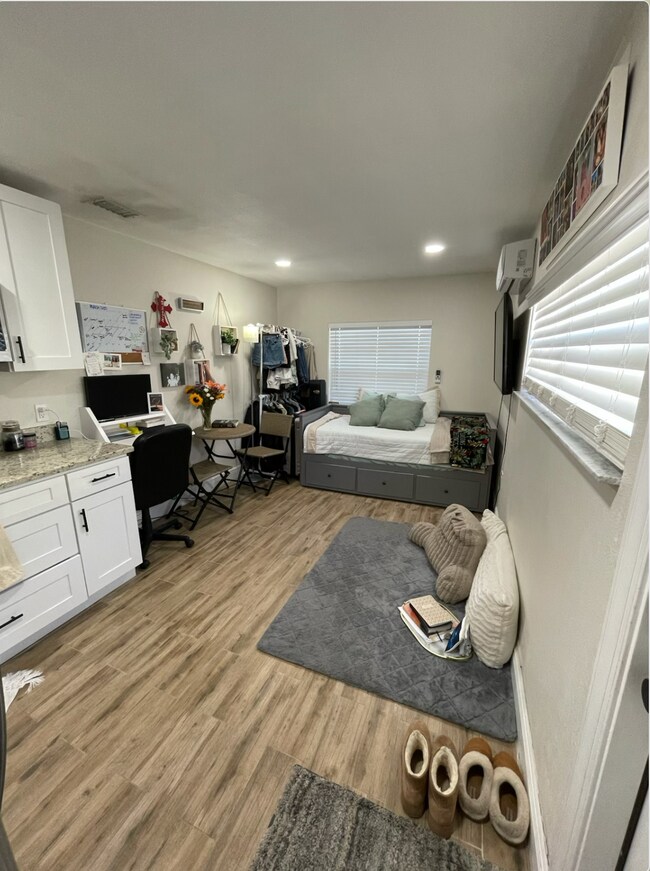 Building Photo - Glen Ave  Efficiency