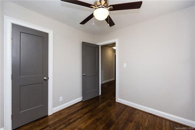 Building Photo - Must view this exquisite 3 bedroom 1 bath brick home. Within 2 miles from Uptown.