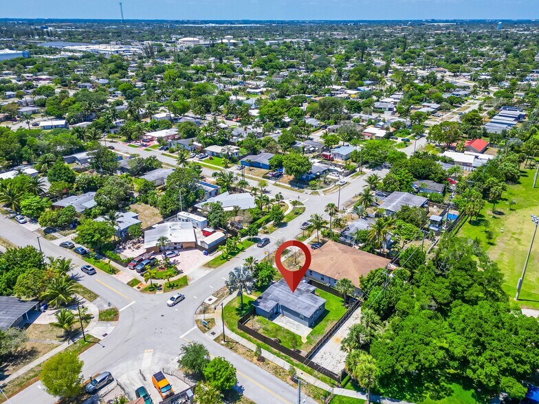 Building Photo - 4500 NE 18th Ave