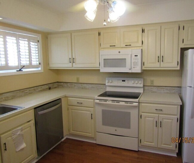 Building Photo - 603 Colony Dr