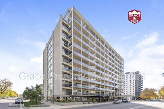 Building Photo - 888 Logan St