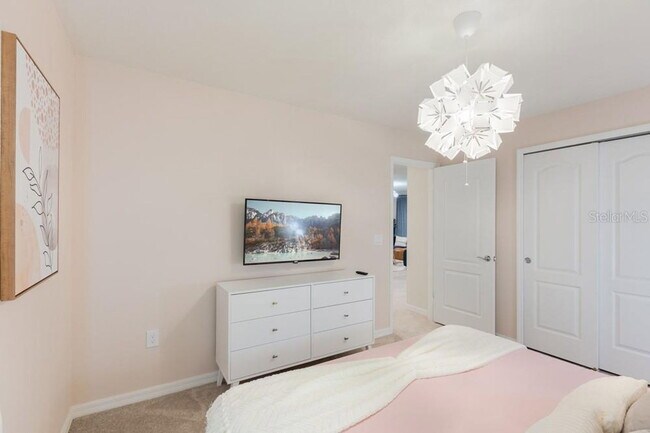 Building Photo - 7215 Oakmoss Loop