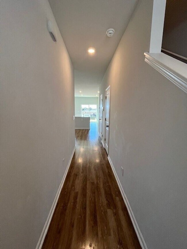 Building Photo - B6760 ( tenant break lease 5/12/26)