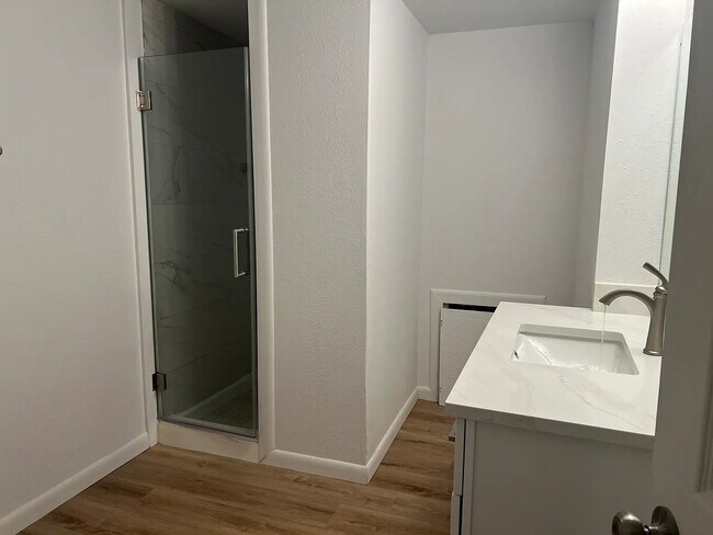 Building Photo - 3160 Eastwood Ct
