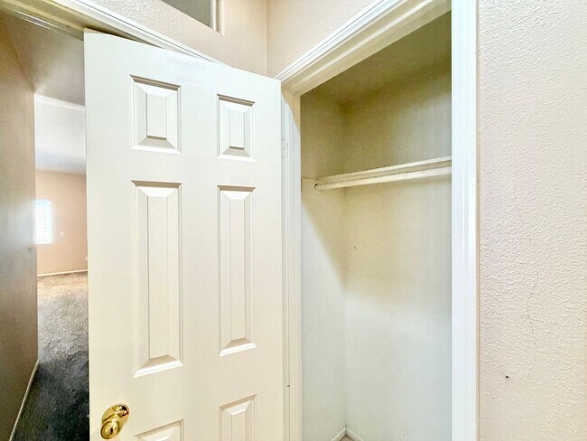 Building Photo - Wonderful 4 bedroom Single Story Murrieta Home (COMING SOON)