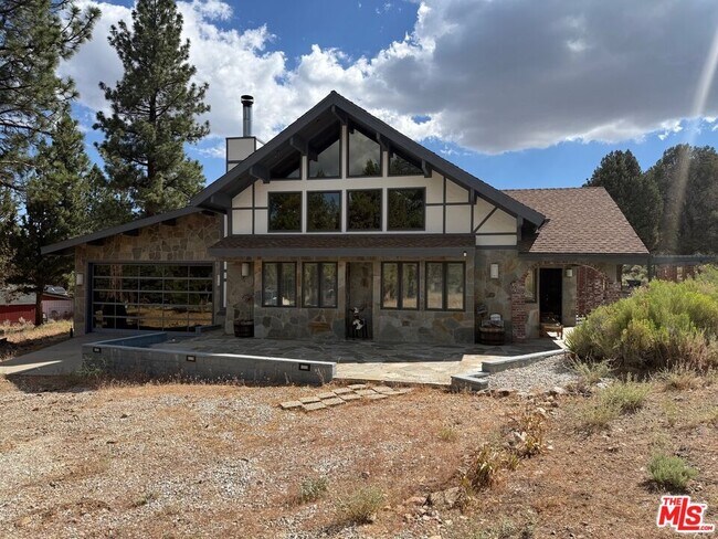 Building Photo - 1196 Willow Ln