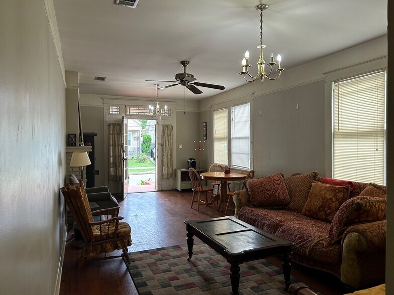 Living Dining Front Room Entrance From Porch - 2019 Lowerline St