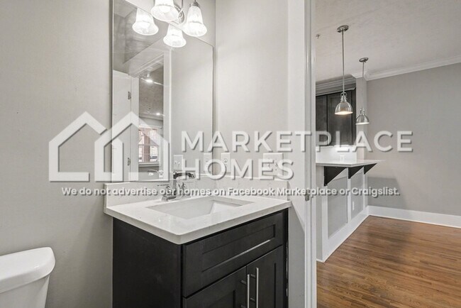 Building Photo - 2437/114 Bell St