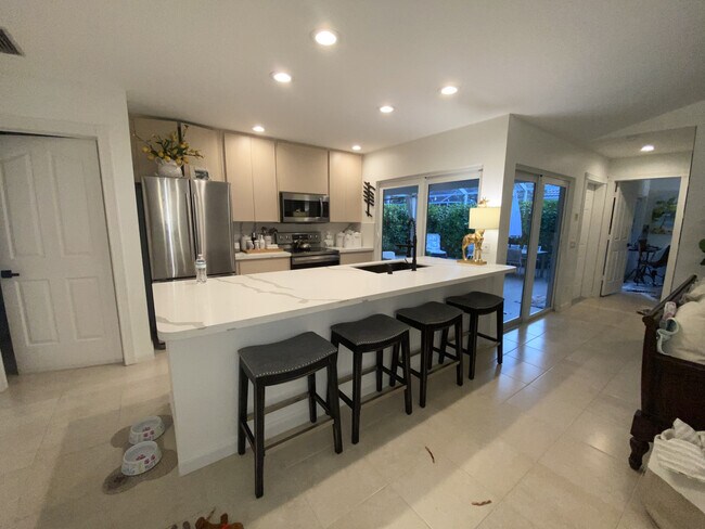 Building Photo - 9124 Sun Terrace Cir