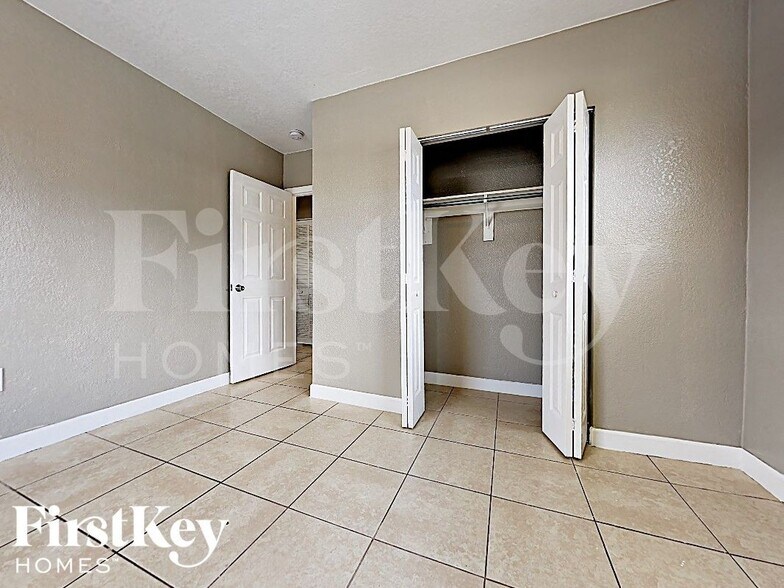 Building Photo - 17800 NW 28th Ct