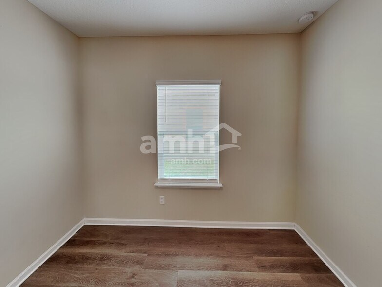 Building Photo - 87 Spruce Point