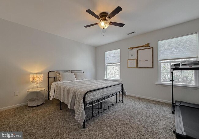 Building Photo - 23185 Pembrook Dr