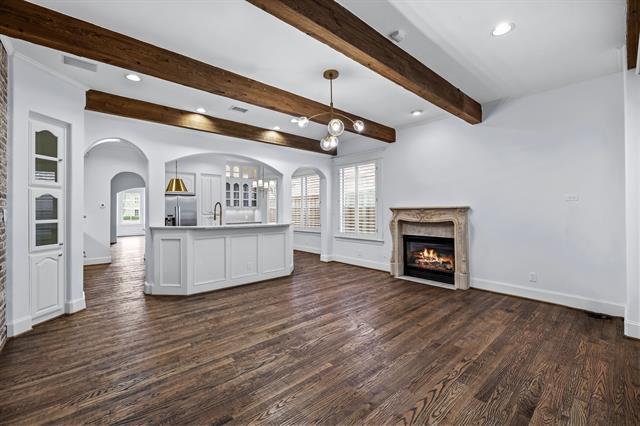 Building Photo - 4318 University Blvd