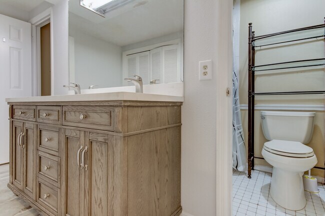 Building Photo - 10406 Reclinata Ln