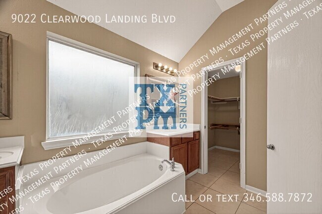 Building Photo - 9022 Clearwood Landing Blvd