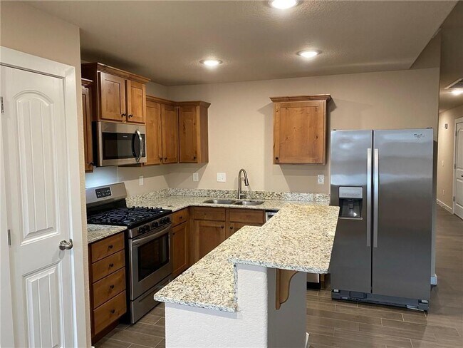 Building Photo - 422 Barbet Dr
