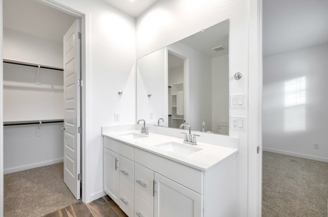 Building Photo - Brand New luxurious Model Home with 2 Master Suites in Warner Meadow