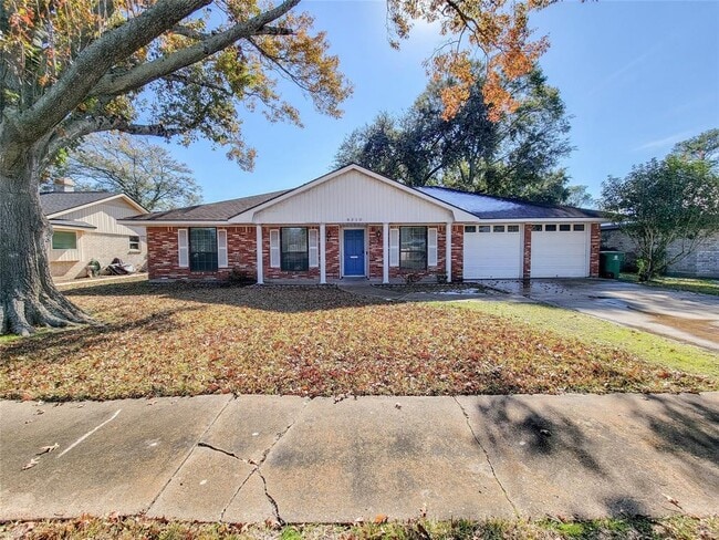 Building Photo - 8310 Gulf Tree Ln