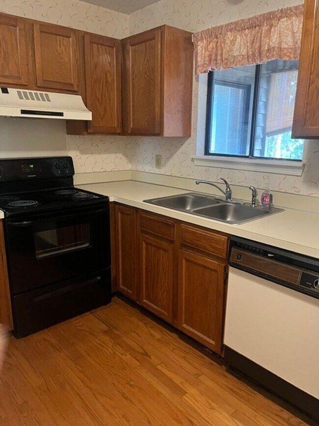 Building Photo - 906 Indian Wells Ct