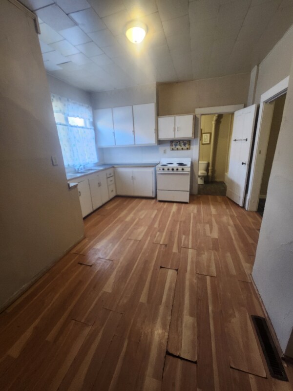 Building Photo - 755 W Eldorado St