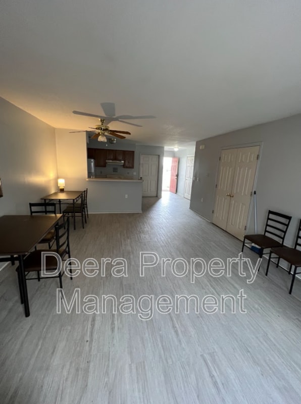 Building Photo - 522 S Sunrise Dr