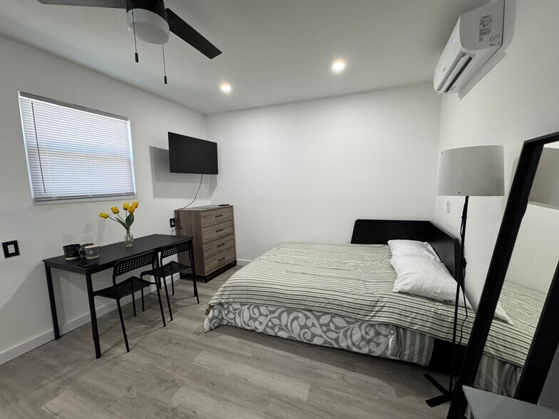 Building Photo - 3321 SW 35th St