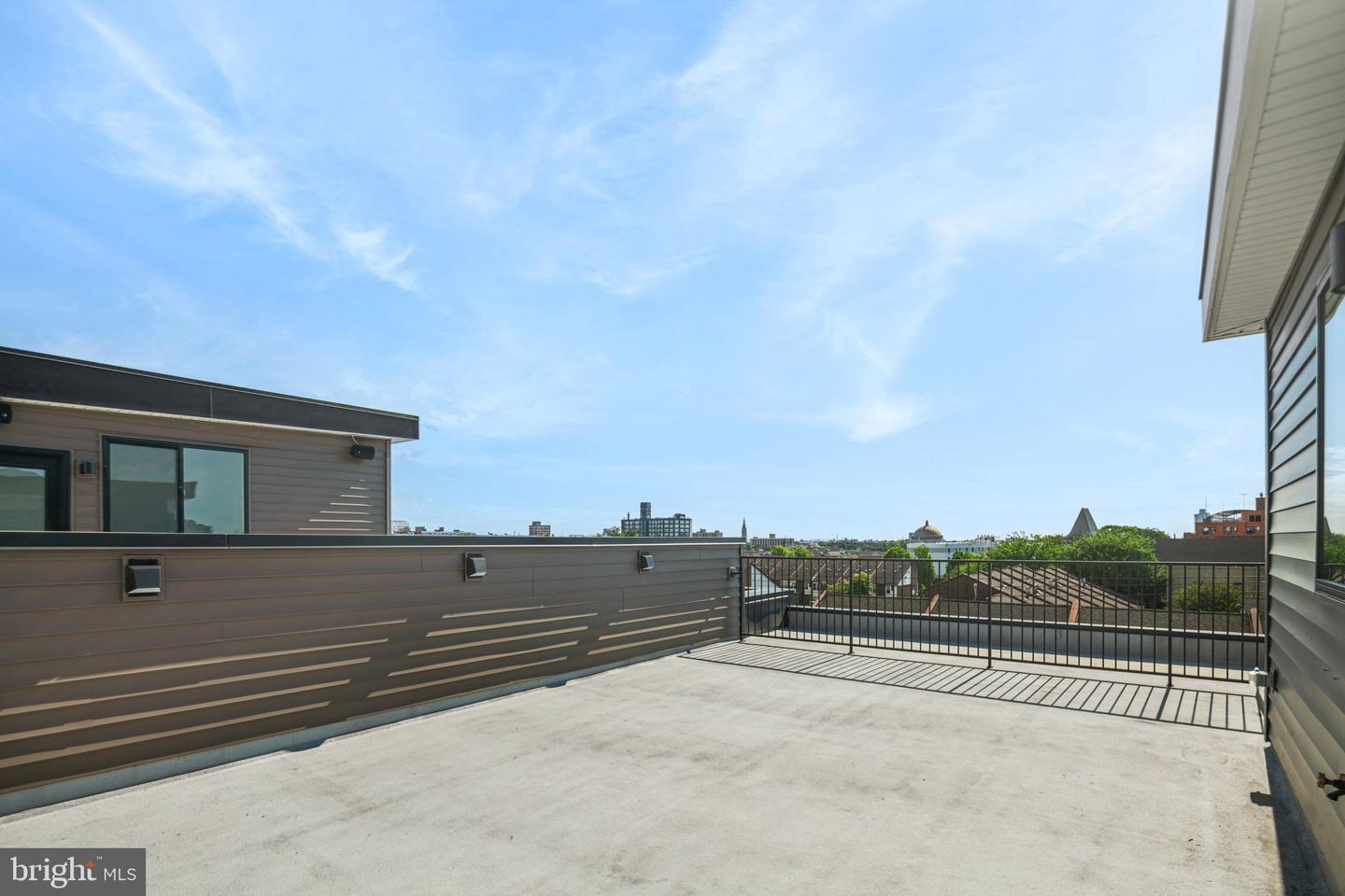 Building Photo - 670 N 13th St