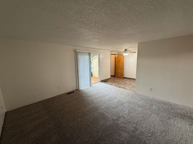 Building Photo - 653 Glen Creek Rd NW