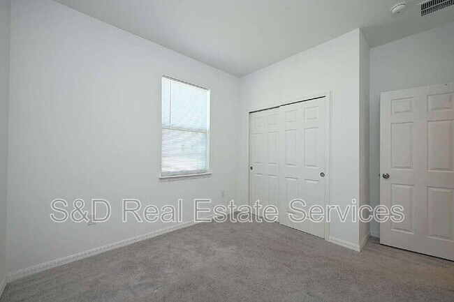 Building Photo - 685 Crown Rose Dr
