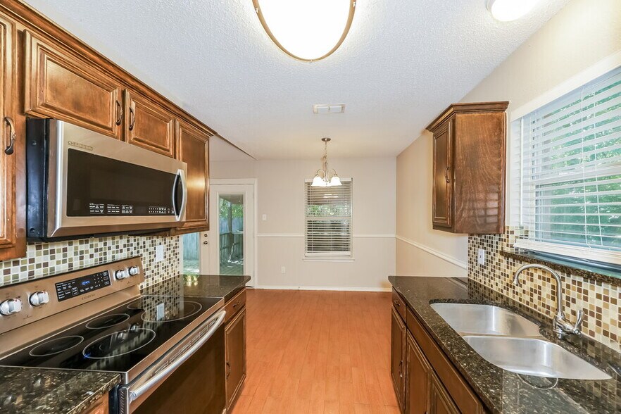 Building Photo - 5807 Diamond Oaks Ct